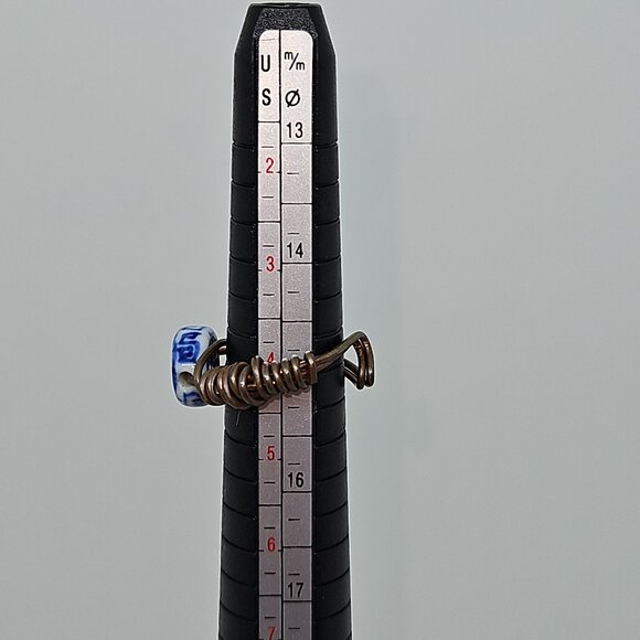 Vintage Wire Wrapped Ceramic Blue/White Ring Size 4 or 4.5 - Picture 8 of 8